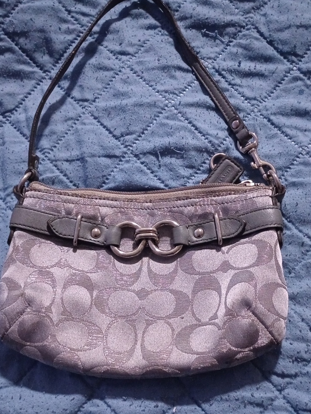 Authentic VINTAGE Coach Small Signature Wristlet